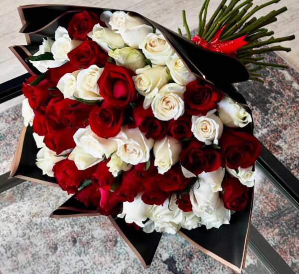 Bouquet 100 rose rouge et blanche