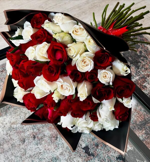Bouquet 100 rose rouge et blanche