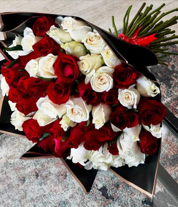 Bouquet 100 rose rouge et blanche