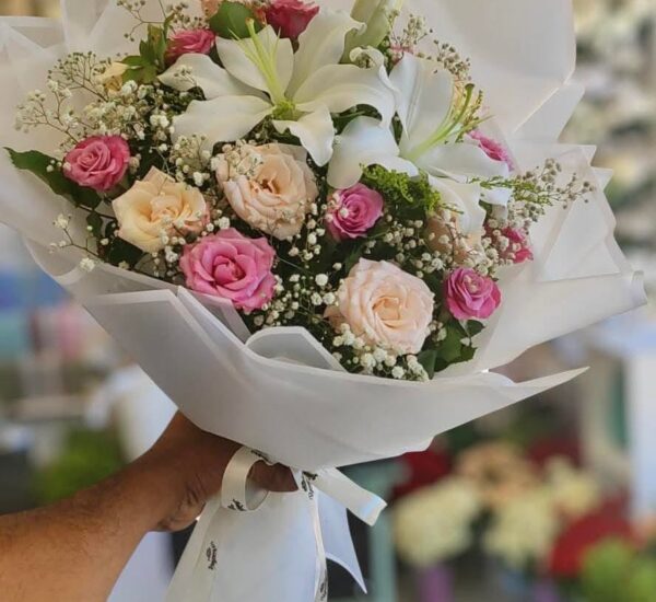 Bouquet de roses et le lise