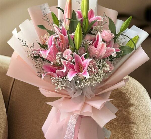 Bouquet le lise et rose rose